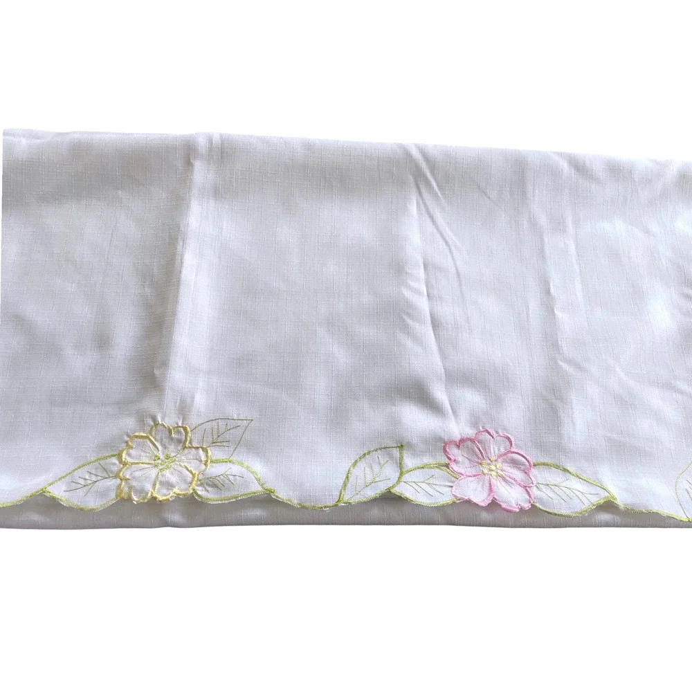 Sam Hedaya Floral Cutwork Tablecloth 60x116 Extra Large Pastel Embroidered 2008